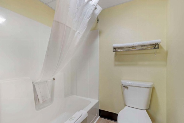 Quality Inn Indianola image 22