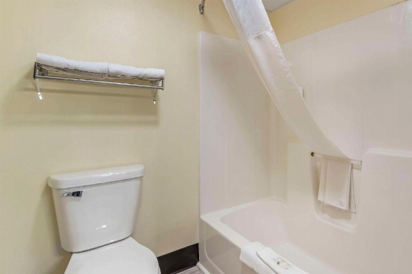 Quality Inn Indianola image 24