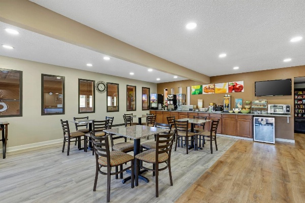 Quality Inn Indianola image 7